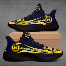 Load image into Gallery viewer, Michigan Wolverines Casual Reze Shoes