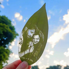 Load image into Gallery viewer, Your Picture on Dexter Leaf | Leaf Engraving